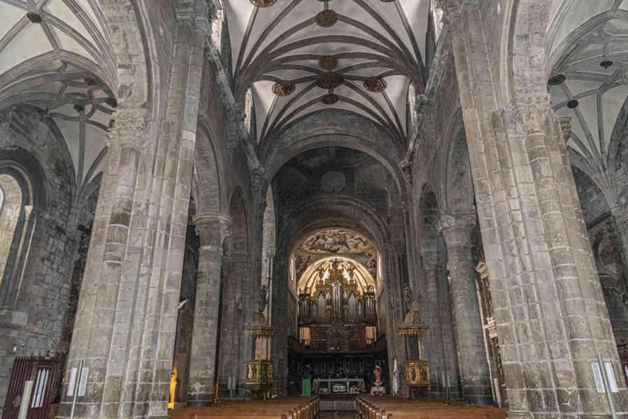 Huesca - Jaca 17 - catedral de San Pedro de Jaca.jpg